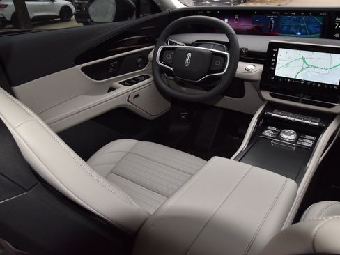 New 2026 Lincoln Nautilus Reserve image 15