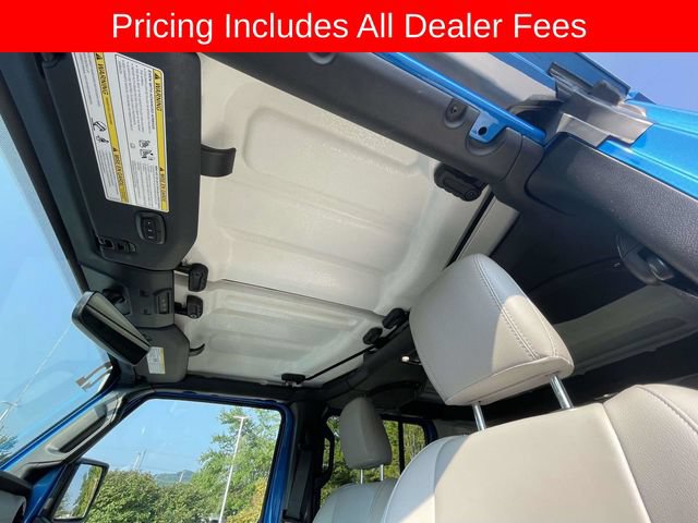 Used 2022 Jeep Wrangler Unlimited Sahara AWD/4WD image 24