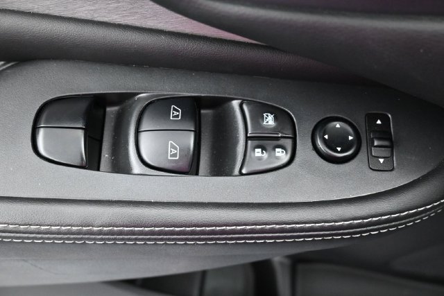 Used 2024 Nissan Murano SV FWD image 13