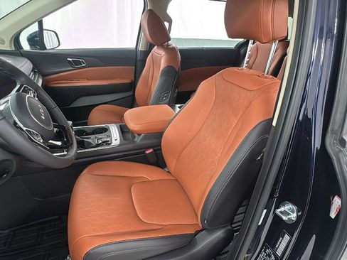 New 2026 Kia Carnival EX FWD image 10