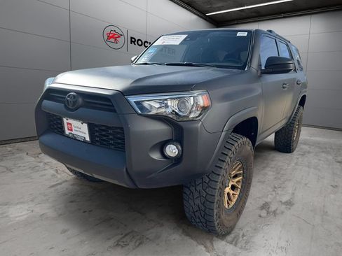 Certified 2020 Toyota 4Runner SR5 AWD/4WD image 34