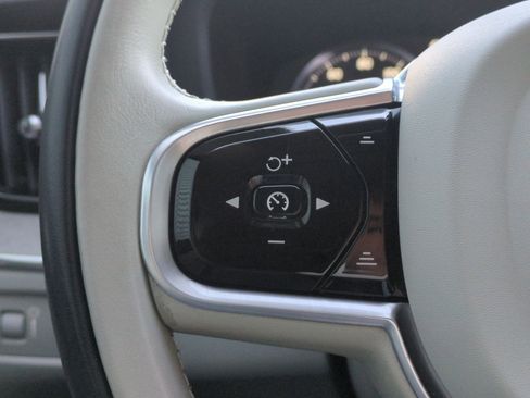 Used 2020 Volvo XC60 T6 Inscription w/ Protection Package Premier image 18