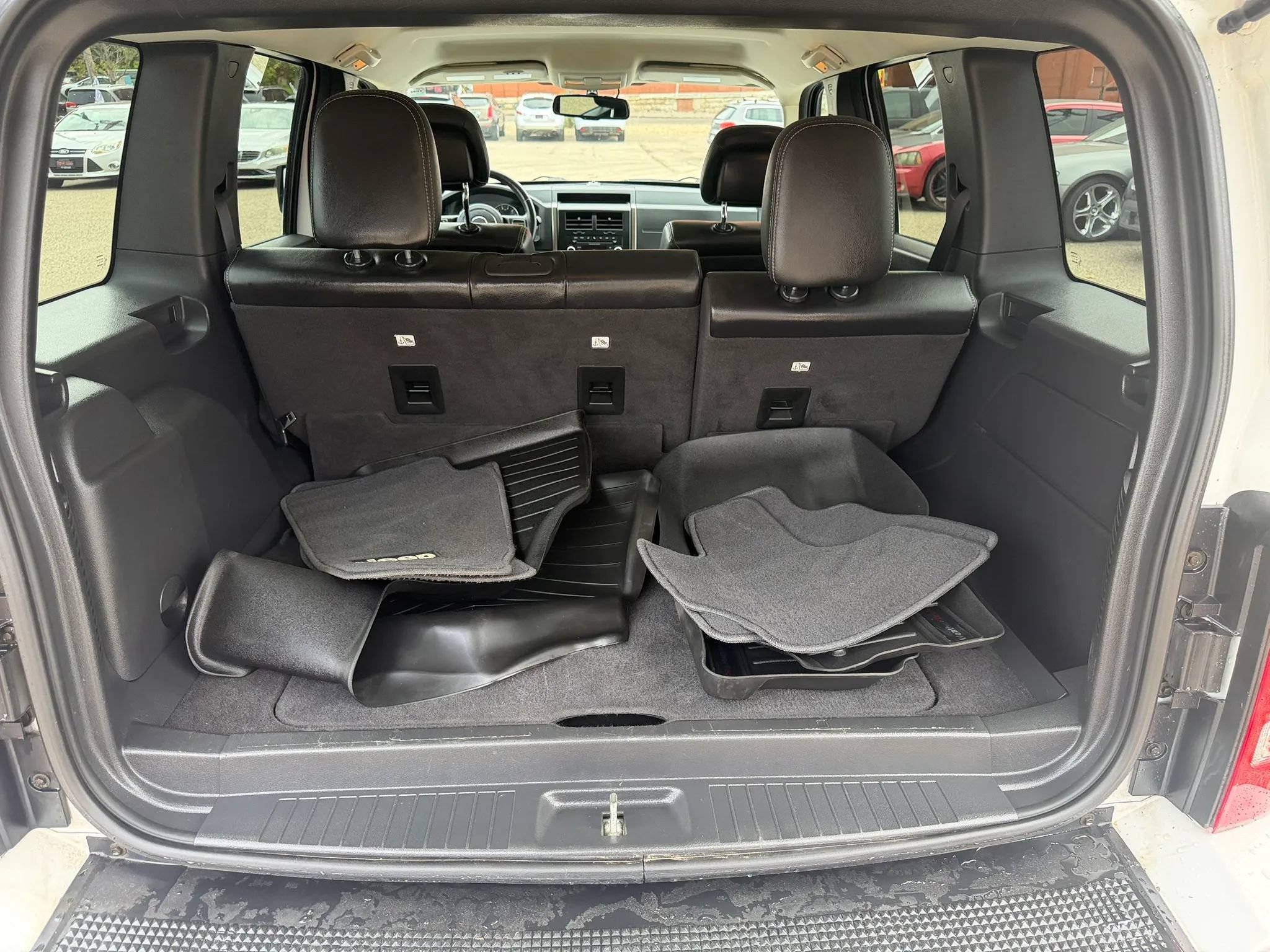 Used 2012 Jeep Liberty Sport AWD/4WD image 17