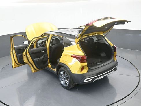 Used 2023 Kia Seltos S image 63