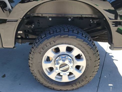 Used 2023 Ford F250 XLT AWD/4WD image 14