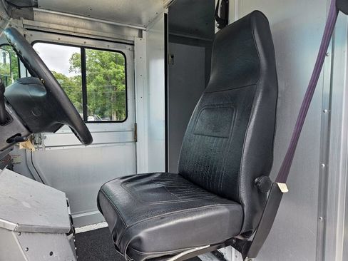Used 2015 Ford E-350 and Econoline 350 Super Duty w/ A/C Prep Package RWD image 11