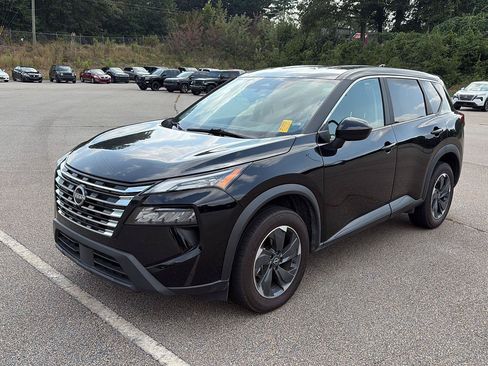 Used 2025 Nissan Rogue SV FWD image 1