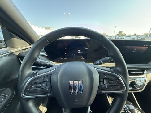 Certified 2024 Buick Envista Sport Touring w/ Convenience I Package FWD image 17