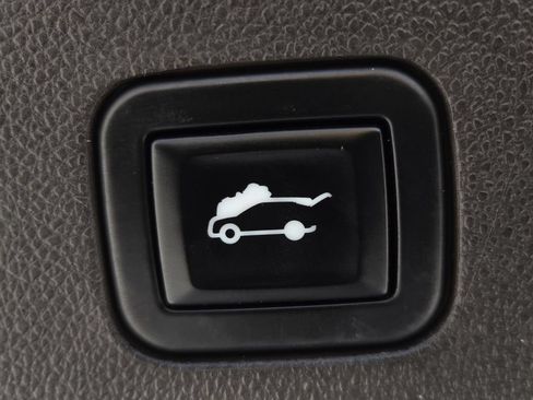 Used 2021 Chevrolet Tahoe LT RWD image 12