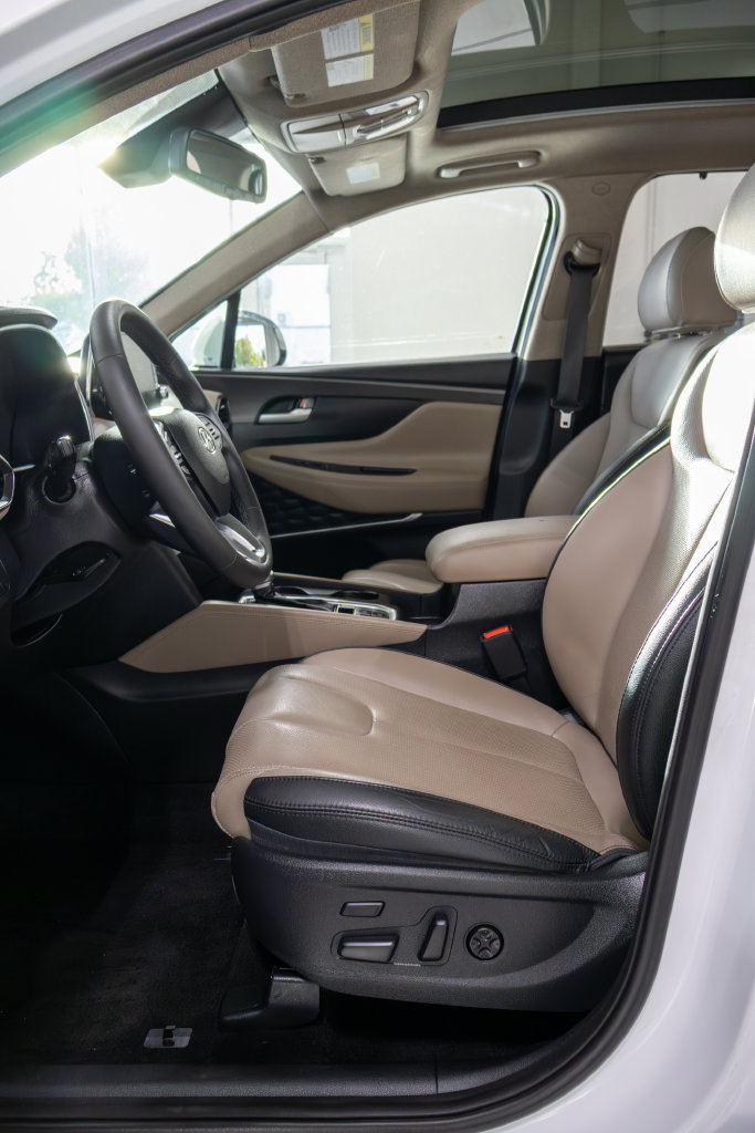 Used 2019 Hyundai Santa Fe AWD w/ Cargo Package image 15