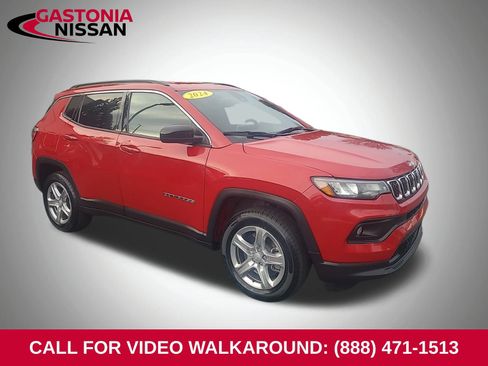 Used 2024 Jeep Compass Latitude image 1