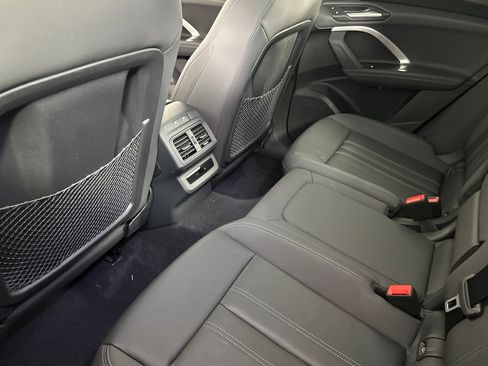 Used 2025 Audi Q5 Premium w/ Convenience Package image 11