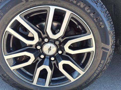 Used 2017 Chevrolet Silverado 1500 LT w/ All Star Edition AWD/4WD image 5