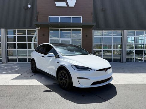 Used 2022 Tesla Model X Plaid AWD/4WD image 2