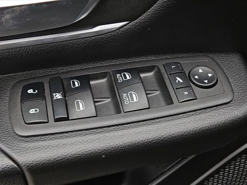 Used 2023 RAM 1500 Big Horn image 17