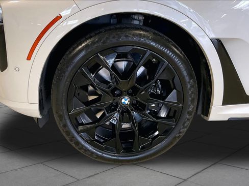 Used 2025 BMW X7 M60i AWD/4WD image 10