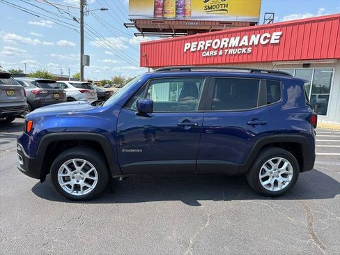 Used 2016 Jeep Renegade Latitude AWD/4WD image 9