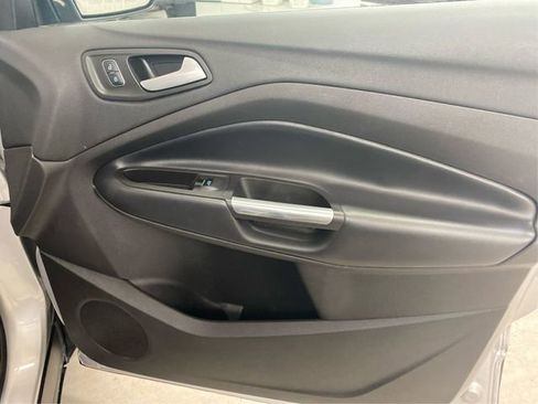 Used 2019 Ford Escape SE image 26