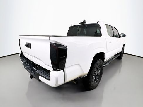 Used 2021 Toyota Tacoma SR w/ SR Convenience Package image 4