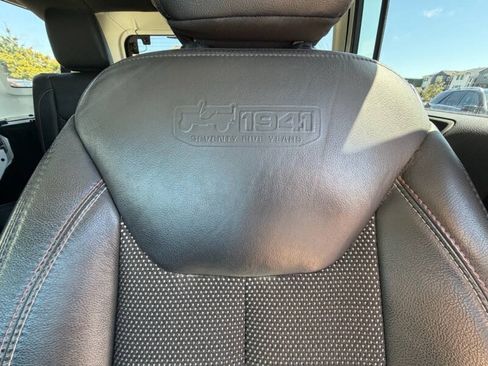 Used 2016 Jeep Wrangler Unlimited Sahara AWD/4WD image 12