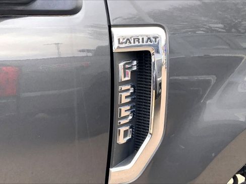 Certified 2019 Ford F250 Lariat w/ Chrome Package image 9