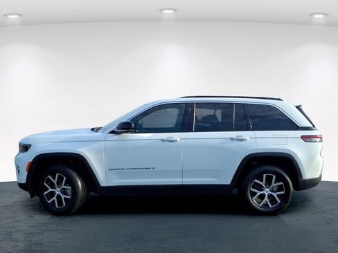Used 2024 Jeep Grand Cherokee Limited AWD/4WD image 14