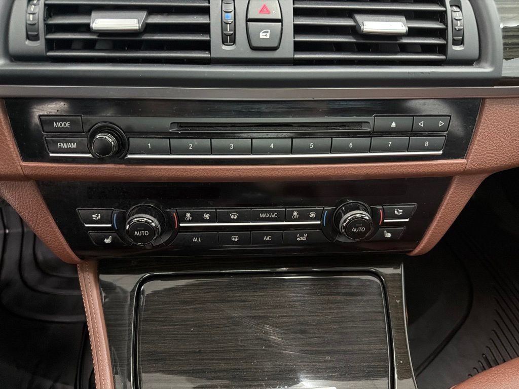 Used 2013 BMW 550i xDrive Sedan AWD/4WD image 18