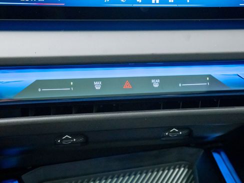 New 2025 BMW X3 xDrive30i w/ Premium Package image 28