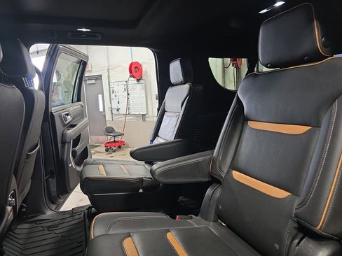 Used 2021 GMC Yukon XL AT4 image 15