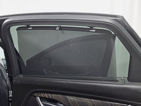 Used 2018 Cadillac XTS Vsport Platinum image 37