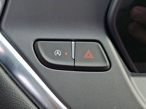 Used 2020 Chevrolet Blazer LT image 27