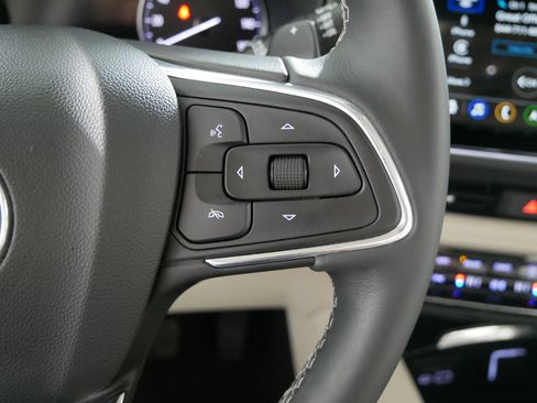 Used 2023 Buick Envision Avenir image 29