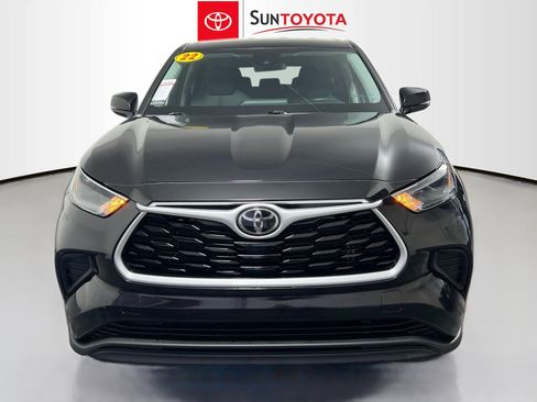 Used 2022 Toyota Highlander L image 10