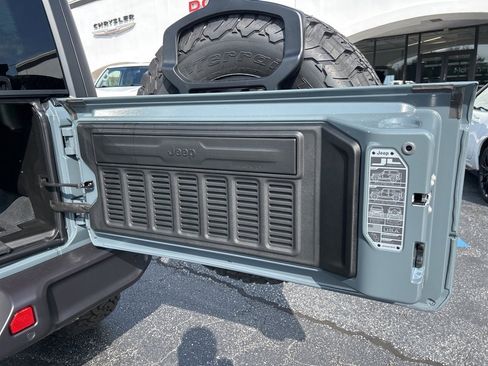 New 2025 Jeep Wrangler Unlimited Rubicon image 10