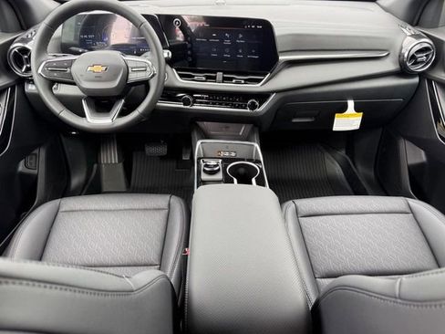 New 2026 Chevrolet Equinox LT w/ Convenience Package II FWD image 6