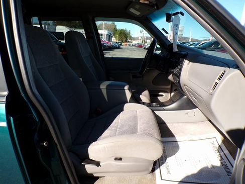 Used 1998 Ford Explorer Limited image 11