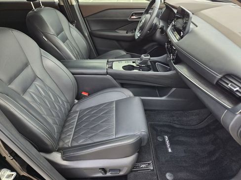 Used 2023 Nissan Rogue Platinum w/ Platinum Premium Package FWD image 17
