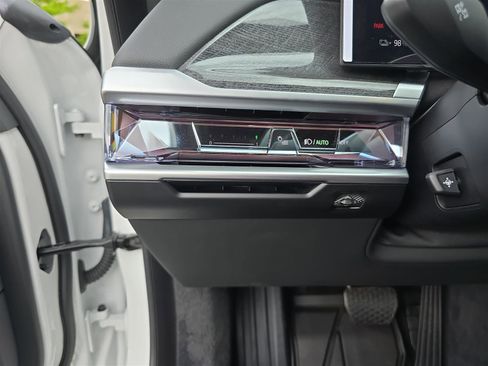 New 2025 BMW i7 eDrive50 image 36