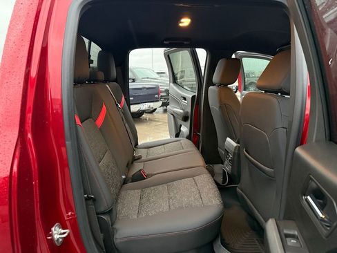 Used 2024 Chevrolet Colorado Z71 w/ Z71 Convenience Package 2 image 19