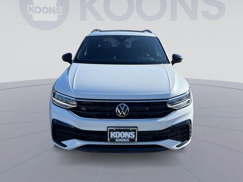 Used 2024 Volkswagen Tiguan SE R-Line image 11