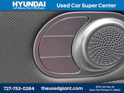 Used 2024 Hyundai Elantra Limited image 21