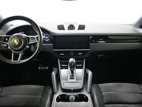 Used 2021 Porsche Cayenne GTS image 9