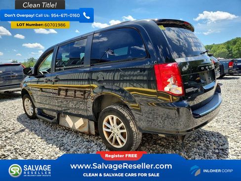 Used 2014 Dodge Grand Caravan SXT FWD image 3