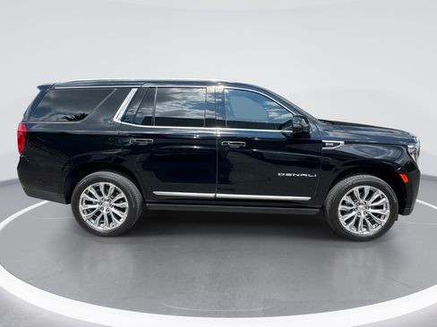 Used 2024 GMC Yukon Denali w/ Advanced Technology Package AWD/4WD image 9