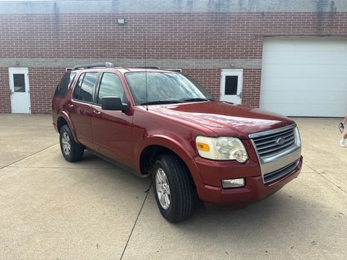 Used 2010 Ford Explorer XLT AWD/4WD image 3