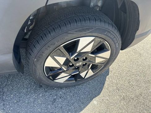 Used 2024 Hyundai Kona SEL AWD/4WD image 11