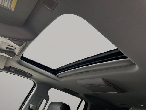 Used 2019 GMC Yukon Denali w/ Denali Ultimate Package image 23