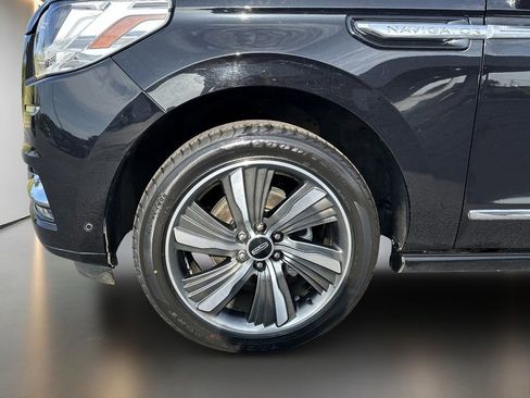 Used 2019 Lincoln Navigator Reserve AWD/4WD image 9