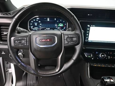 Used 2024 GMC Sierra 1500 AT4 w/ Technology Package AWD/4WD image 11