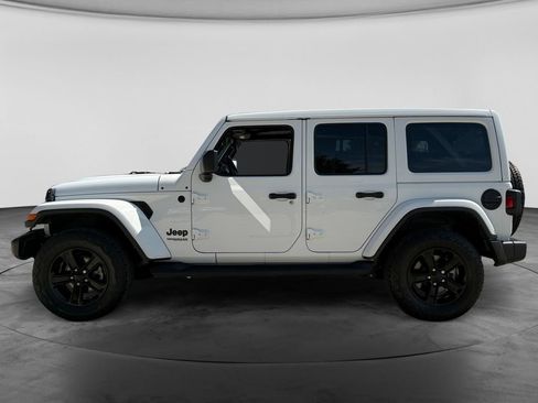 Used 2022 Jeep Wrangler Unlimited Sahara AWD/4WD image 5